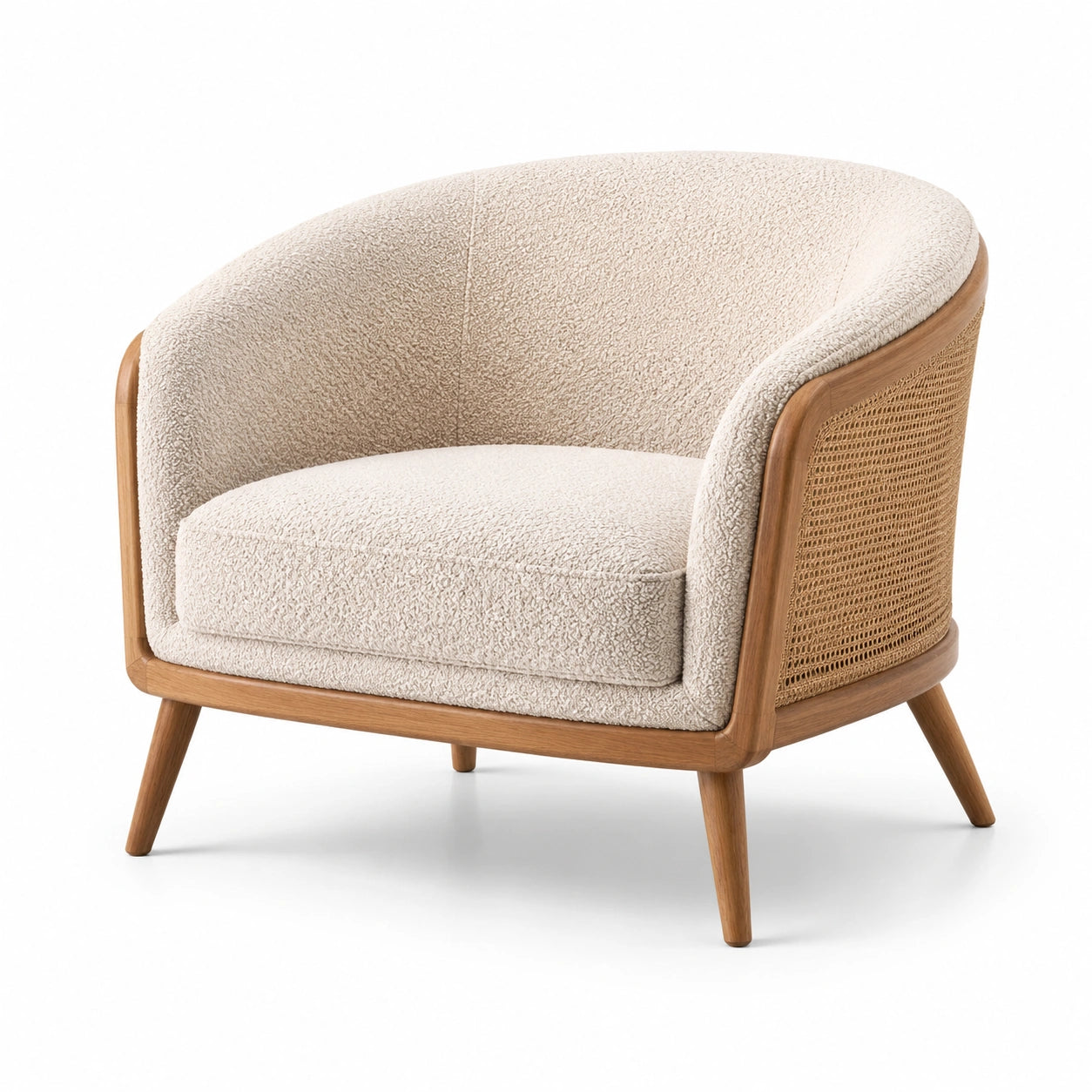 Fauteuil en tissu bouclé beige avec cadre en bois et rotin